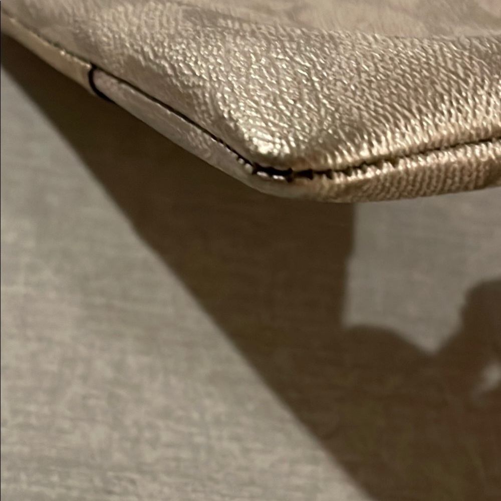 NWOT Coach Beige Monogram Wristlet Adjustable Wrist Strap 4X6” - Picture 6 of 14